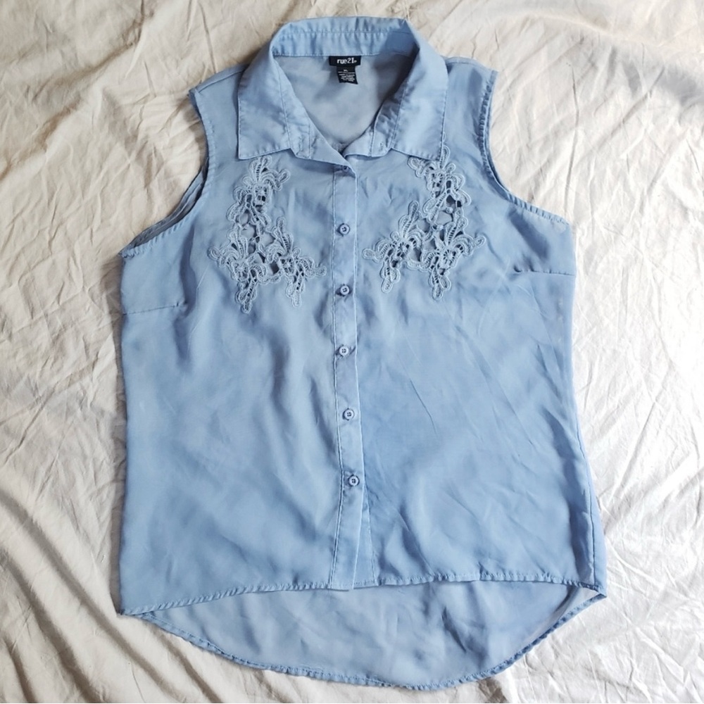 Rue21 Blue Lace Sleeveless Button Down Blouse